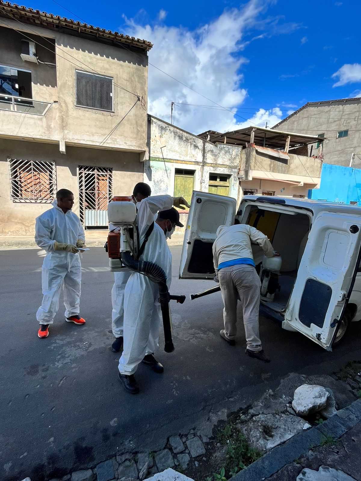 Camacã: Secretaria de Saúde realiza bloqueio espacial de combate a Dengue em ruas da cidade
